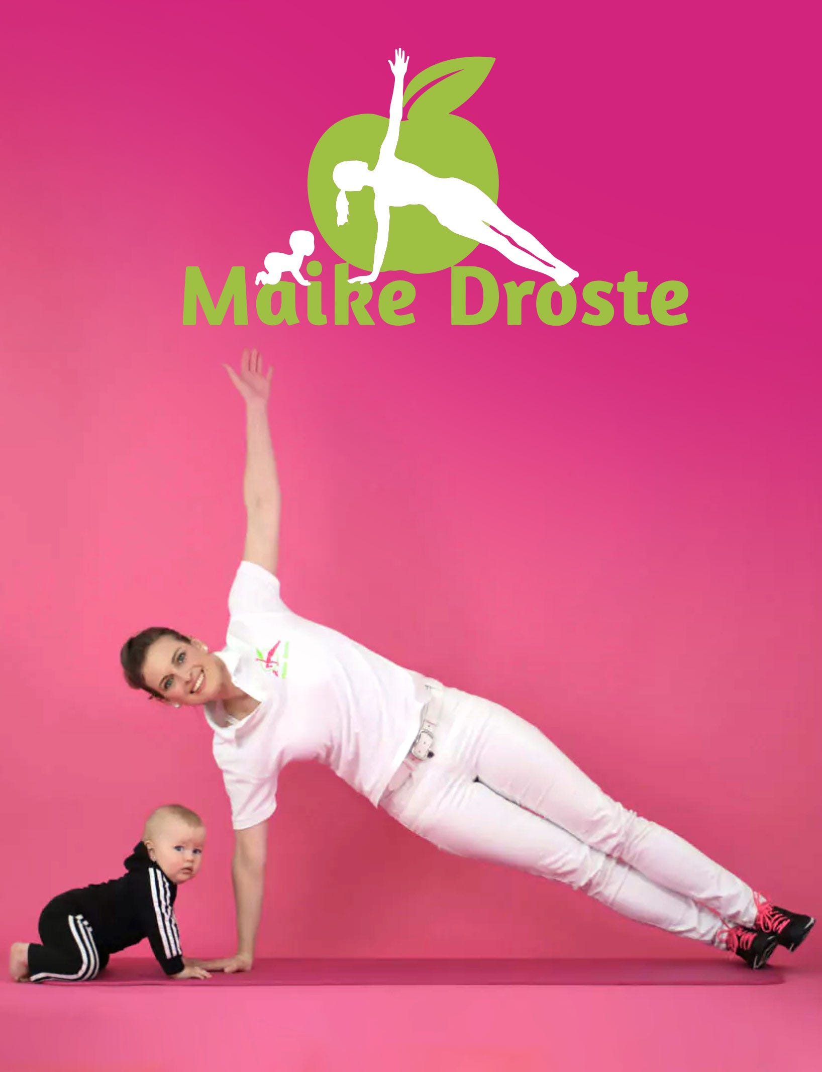 Maike Droste trainiert mit Kind vor dem Maike-Droste-Logo